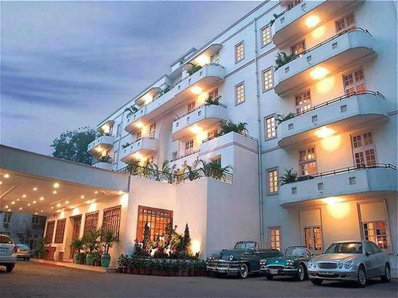 Hotel B Continental Delhi  Dış mekan fotoğraf