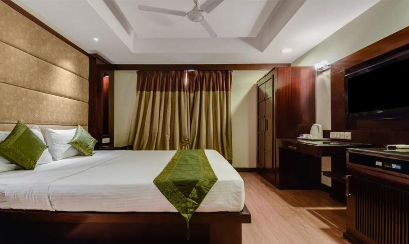 Hotel B Continental Delhi  Dış mekan fotoğraf